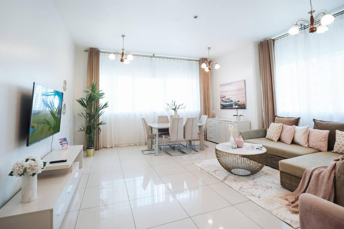 Charming Warm Suite With Amazing Views Of The City 두바이 외부 사진