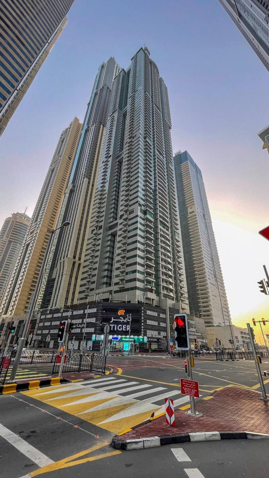Charming Warm Suite With Amazing Views Of The City 두바이 외부 사진